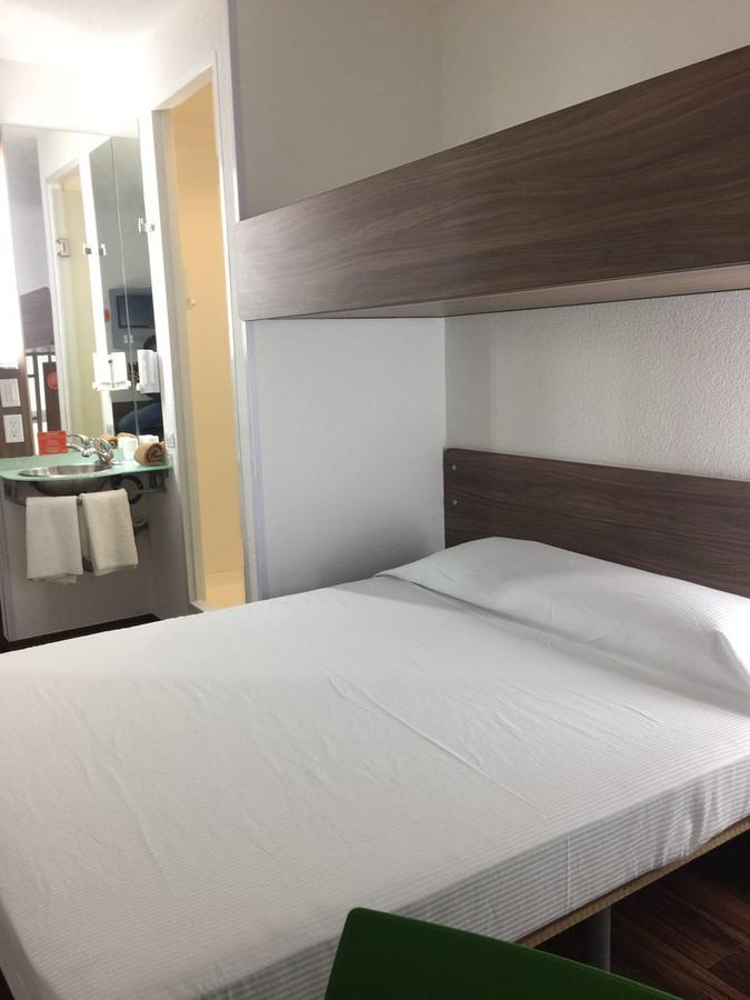 Hotel Hi! Querétaro Zewnętrze zdjęcie